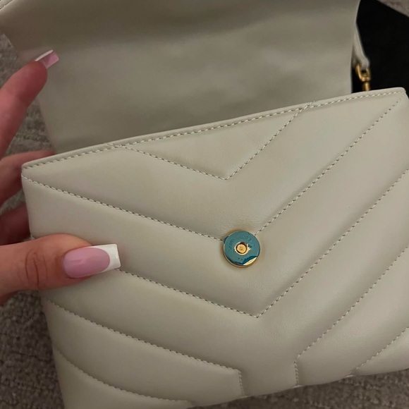 YSL toy loulou in cream with gold hardware - Picture 2 of 5